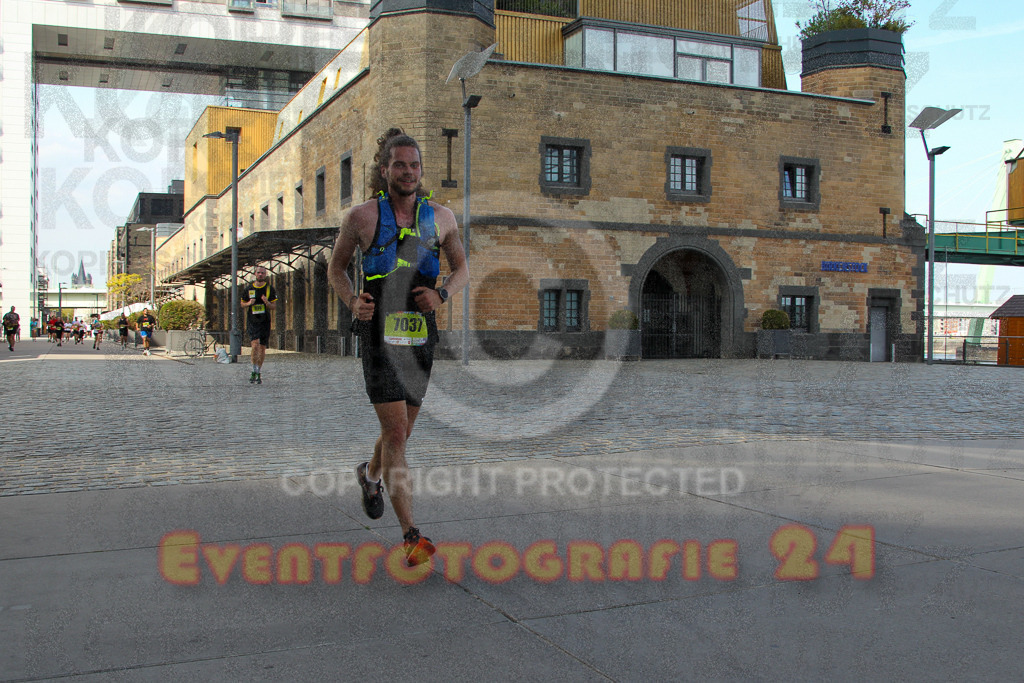250920_1459_EV4_7824 | Sportfotografie im Rhein-Sieg Kreis, Köln, Bonn, NRW, Rheinland Pfalz, Hessen, etc. Unser Tätigkeitsfeld umfasst den Laufsport vom Volkslauf über den Marathon, Duathlon, Triathon bis zum Ultralauf wie Kölnpfad Ultra oder Schindertrail.