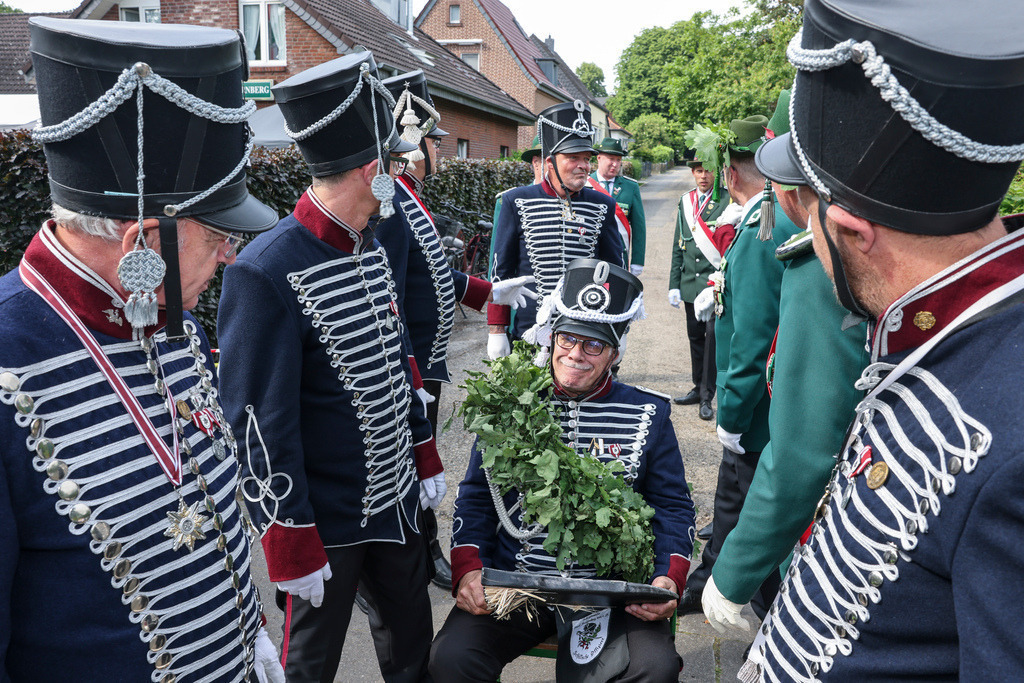 top-top.de 240601-118 | Foto, Video, Fotografie, Videografie, Fotobox, DJ, Discjockey, Musik, Musikbox, Veranstaltung, Photobooth, Amazon, Ebay, Buchtipp, Bestseller, Autor, Verlag, Buch, Wesel, Hamminkeln, NRW, Dinslaken, Rees, Drohne, Hochzeit, Party, Fotobox, Wesel, Fotograf