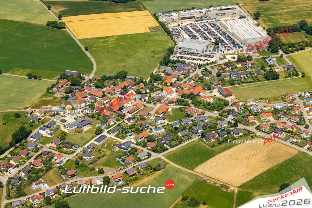 Das Luftbild zeigt : Neukirchen Hemau - Die Luftaufnahme wurde 2023 vom UL-Flugzeug aus erstellt ( keine Drohne ) - Hochauflösende Luftaufnahme - Für grossformatige Ausdrucke geeignet. Die Geschenkidee !Mit Lizenz und Bildrechte bestellbar