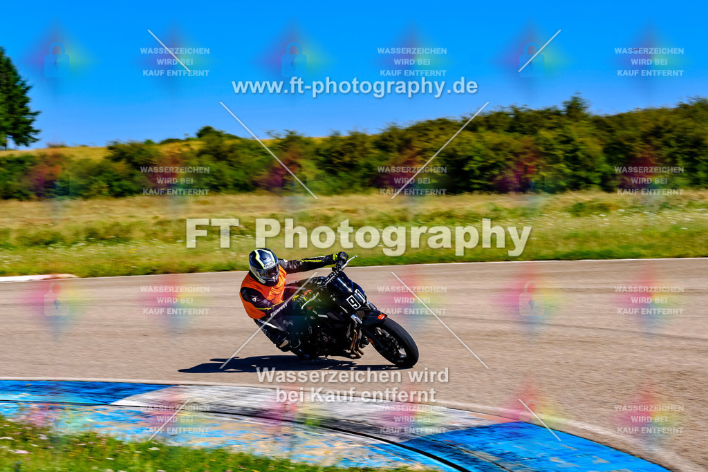 091-2859 | Hier findet Ihr Bilder von Touristenfahrten auf der Nürburgring Nordschleife oder von anderen Veranstaltungen die ich besucht habe. Viel Spass beim Durch Schauen 