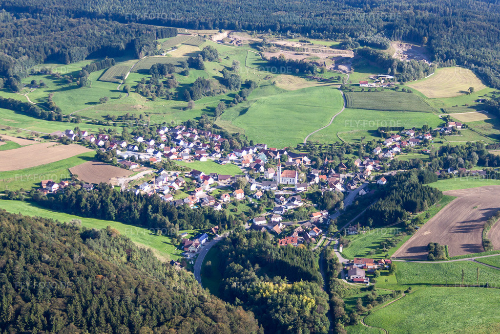 Luftbild: Ortsansicht im Ortsteil Hoppetenzell in Stockach im Bundesland Baden-Württemberg in Deutschland. Foto: IMG_71514.jpg vom 30.08.2014 durch Werner Riehm/FLY-FOTO.de