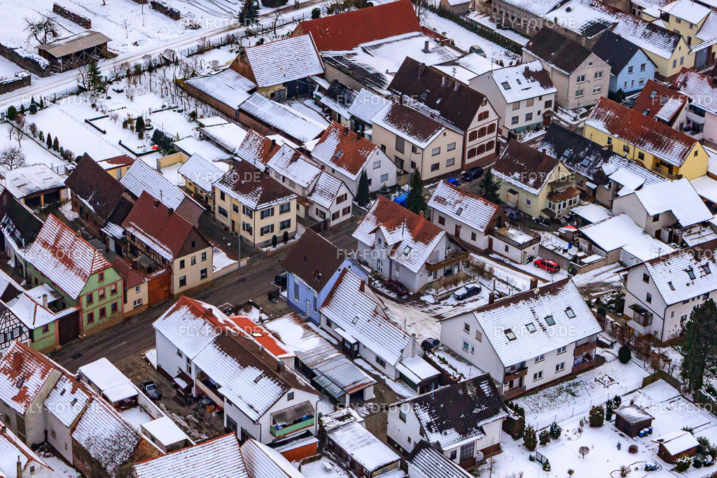 Saarstraße  Im Winter bei Schnee | Luftbild: Saarstraße  Im Winter bei Schnee in Kandel im Bundesland Rheinland-Pfalz in Deutschland. Foto: IMG_23546.jpg vom 16.01.2010 durch Werner Riehm/FLY-FOTO.de - Realisiert mit Pictrs.com
