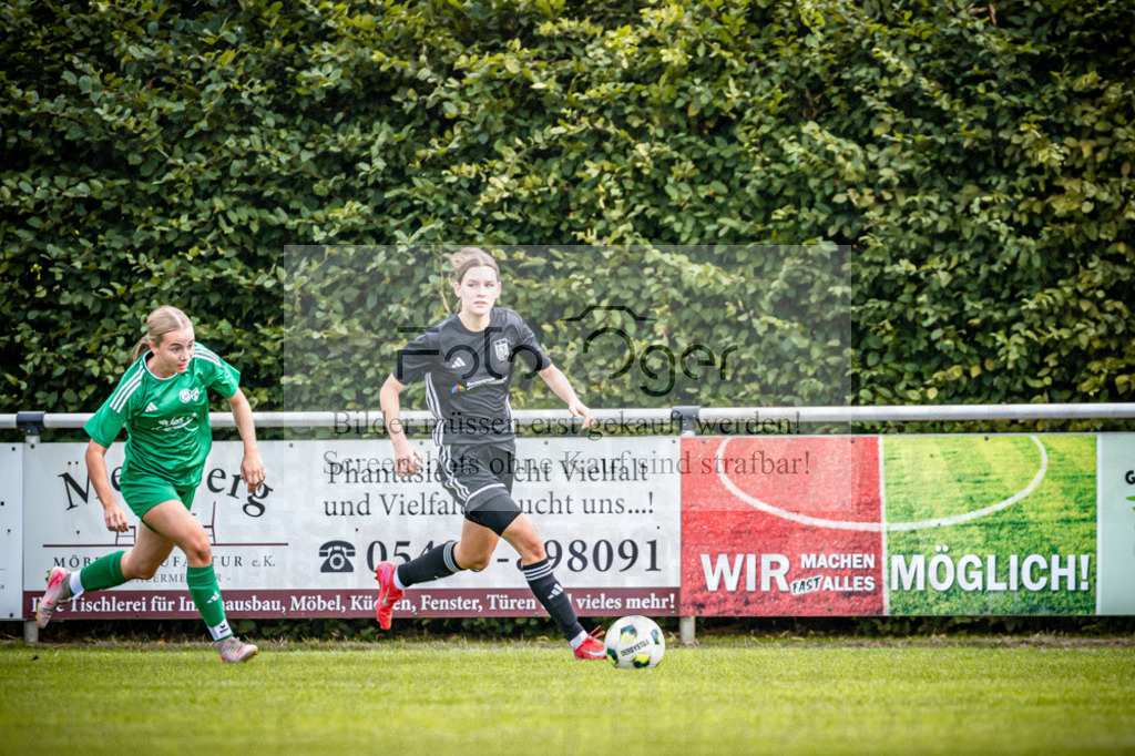 SG Bohmte/Ostercappeln/Schwagstorf - SG Hollenstede / Schwagstorf | Fr.-BZL Weser-Ems Süd · 1. Damen - SG Hollenstede / Schwagstorf · Sportplatz - Realisiert mit Pictrs.com