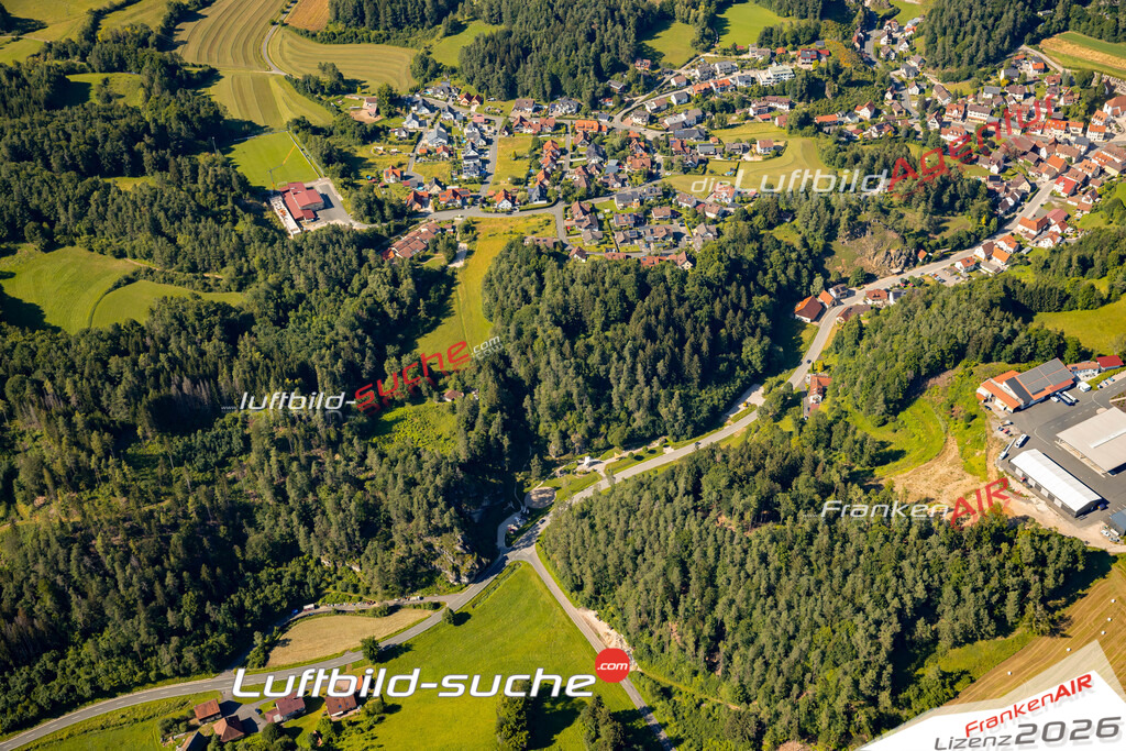 Das Luftbild zeigt :  Obertrubach - Die Luftaufnahme wurde 2024 vom UL-Flugzeug aus erstellt ( keine Drohne ) - Hochauflösende Luftaufnahme - Für grossformatige Ausdrucke geeignet. Die Geschenkidee !Mit Lizenz und Bildrechte bestellbar