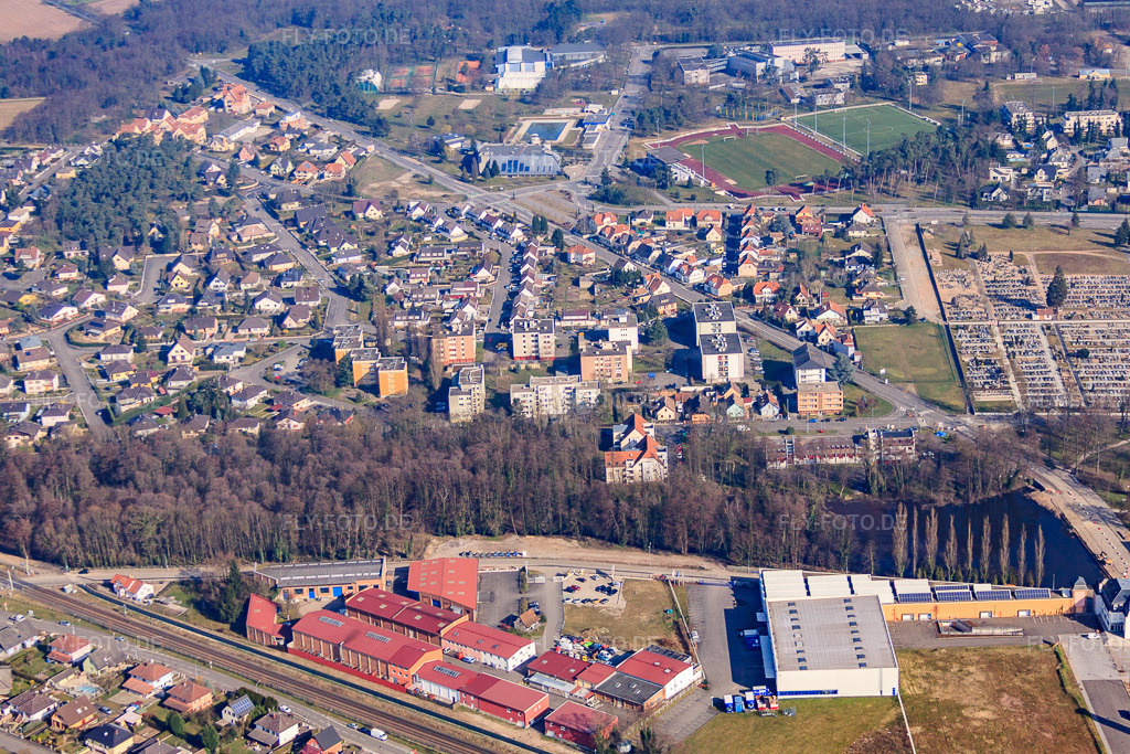 Luftbild: Ambulance Saint Sauveur, Bug'Art - L'Art de la Cox und Bardusch Sarl in Bischwiller im Bundesland Bas-Rhin in Frankreich. – Foto: IMG_62862.jpg vom 09.03.2014 durch Werner Riehm/FLY-FOTO.de – Auflösung des Originals: 4628 x 3085 px – - Bug'Art – WWW.BARDUSCH.FR