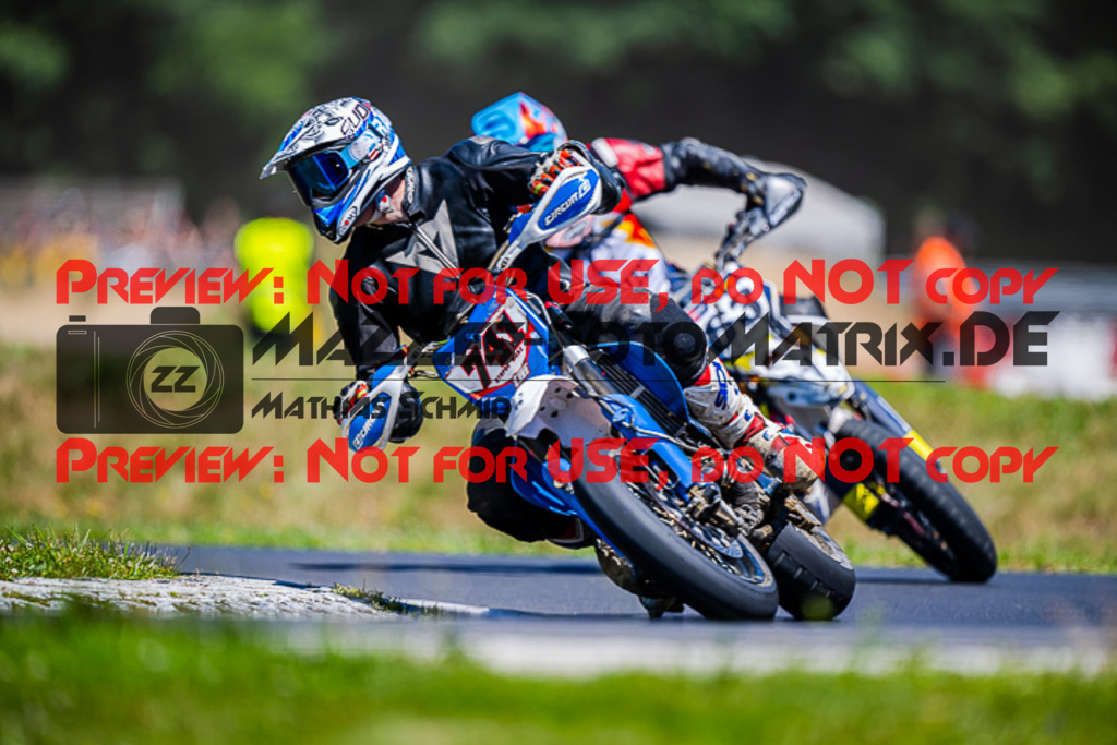 MaZZes_FotoMatrix_220702_9356 | UE40