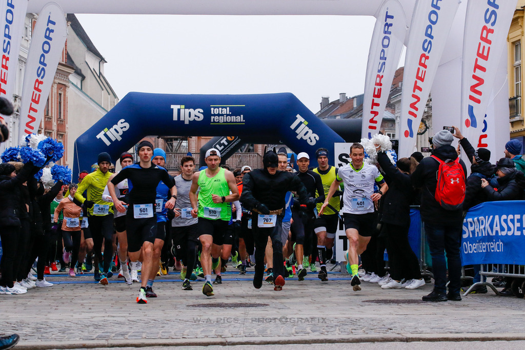 AW_20231231awmac8069 | WELS, 31.12.2023, Sparkasse Silvesterlauf Wels 2023 , Image shows: Photo: WAPICS / Andreas Willdoner