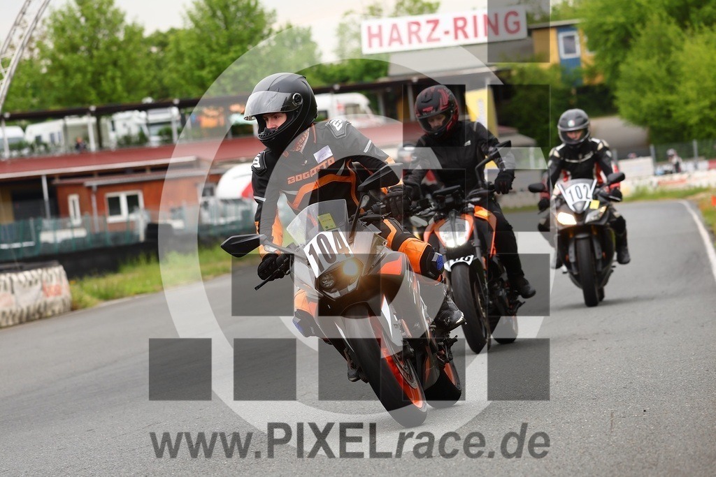0106-20260509_01375 | Schöne Erinnerungen an spannende Momente - das festzuhalten ist unser Job. PIXELrace.de ist seit 2003 auf den Rennstrecken Europas unterwegs um die Action draußen beim Fahren und die wunderbare Stimmung imm Fahrerlager für euch einzufangen.