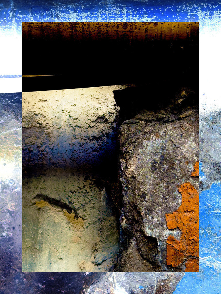 Verborgene Strukturen | Die faszinierende Schönheit im Verborgenen. Dieses Bild fängt die rohe Textur und kräftigen Farben von verwittertem Metall und Stein ein und lässt Geschichte und Zeit durch plastische Oberflächen lebendig werden. Perfekt für Liebhaber von Urban Art und abstrakter Ästhetik, bringt dieses Kunstwerk einen kraftvollen, industriellen Charme in jeden Raum. Lassen Sie sich von der Kombination aus kühlem Blau und warmem Rostton inspirieren und erleben Sie die Geschichte, die jedes Detail erzählt. - Realisiert mit Pictrs.com