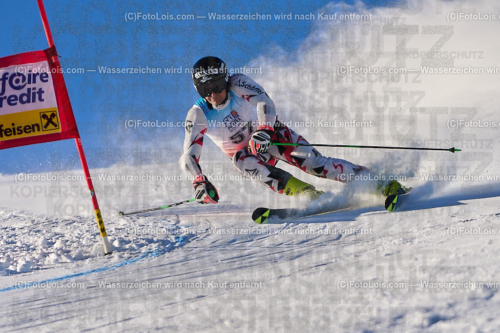 ALP4088_MASTERS-Cup_GS-A Herrn_Schachinger Heinz | (C)FotoLois.com, Alois Spandl. FIS Masters-Cup Wildschönau, Giant Slalom auf der Piste Schatzberg GS, Siegerehrung auf dem Dorfplatz Niederau, Sa 13. Januar 2024.