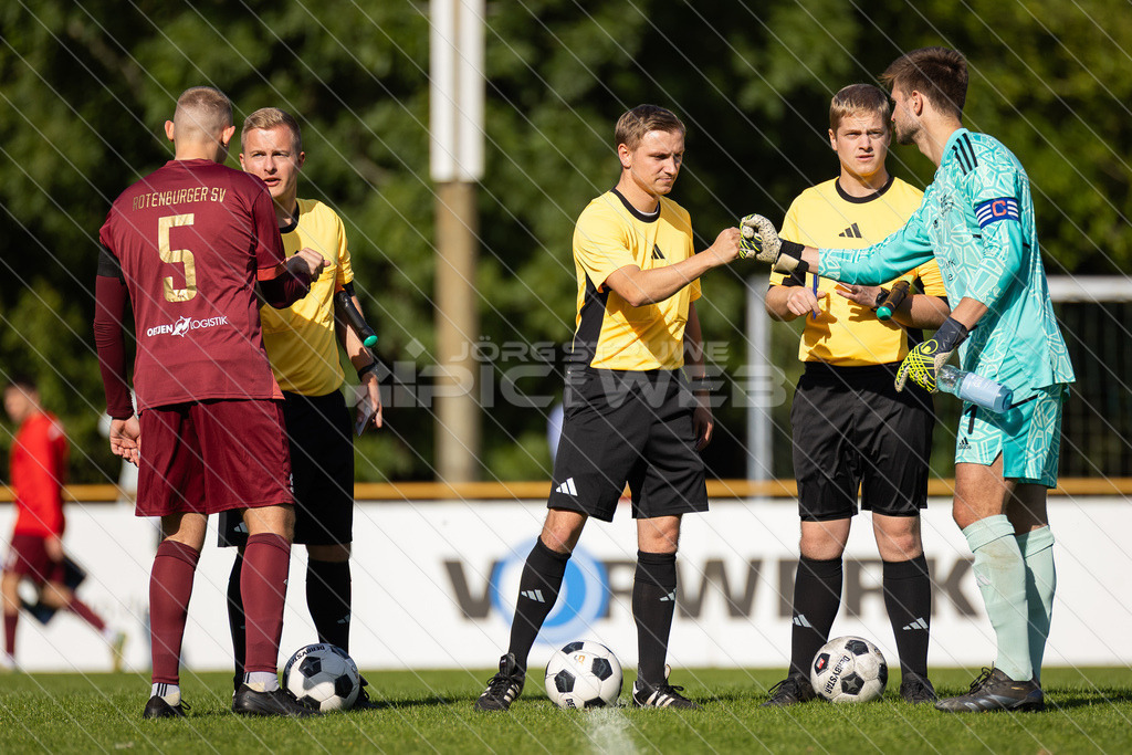 20250928_Picselweb-Fotografie_1R3_1241 | Spielszenen aus dem Spiel VfL Güldenstern Stade - Rotenburger SV. Ergebnis 0:3 - Realisiert mit Pictrs.com