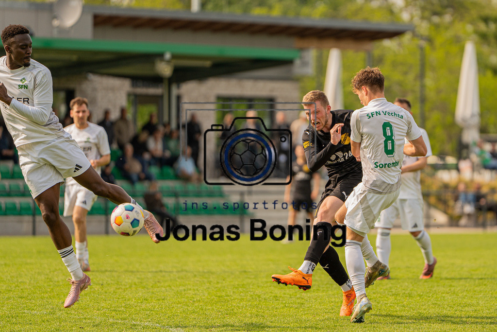 Fußball I Herren I Saison 2025-2026 I Landesliga Weser-Ems I 27. Spieltag I SFN Vechta - SV Bevern I 01073 | jns.sportfotos - Realisiert mit Pictrs.com