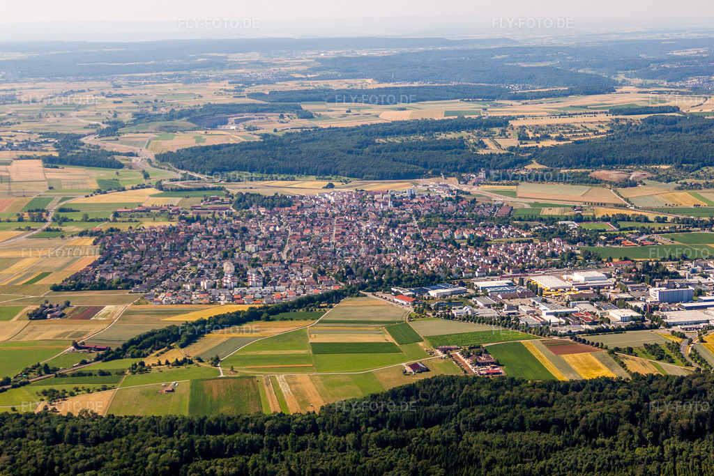 Luftbild: Ortsansicht der Straßen und Häuser der Wohngebiete in Renningen im Bundesland Baden-Württemberg in Deutschland. Foto: IMG_70098.jpg vom 06.07.2014 durch Werner Riehm/FLY-FOTO.de