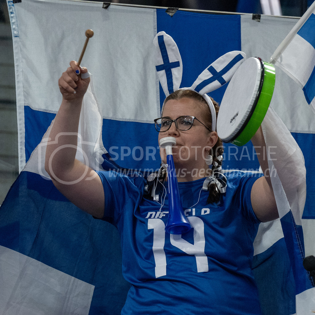 2025 Men's U19 WFC - Finland v Czechia | Supporter of team Finland during 2025 Men's U19 WFC, Switzerland: 04.05.2025, Zürich, Swiss Life Arena.Event page: <a href="https://www.u19wfc2025.ch/">www.u19wfc2025.ch</a>Credit: Markus Aeschimann, <a href="https://markus-aeschimann.ch">markus-aeschimann.ch</a>Instagram: <a href="https://instagram.com/sportfotografie.aeschimann">@sportfotografie.aeschimann</a> - Realisiert mit Pictrs.com