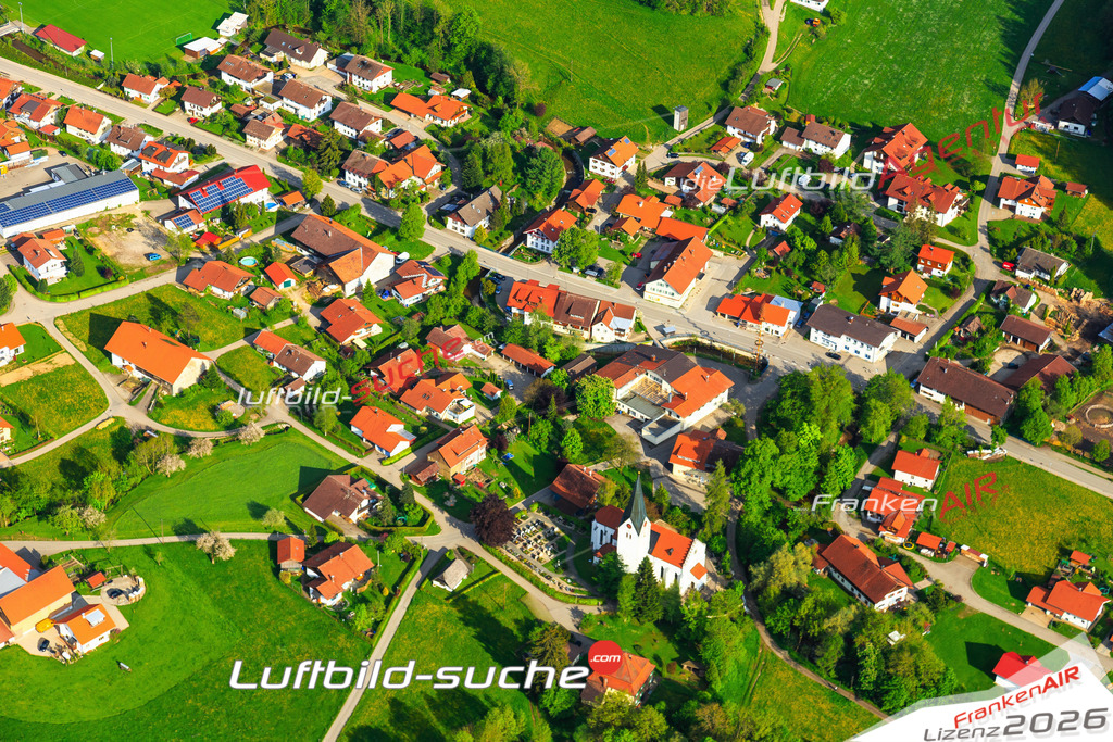 Die Luftaufnahme Wengen - Weitnau wurde vom UL-Flugzeug (keine Drohne) aus fotografiert.Hohe Druck- Auflösung-die Geschenkidee!