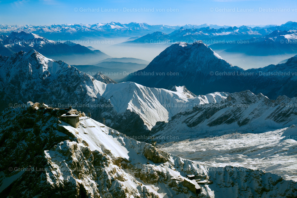 23B0546 | Blick über die Zugspitze in Richtung Innsbruck