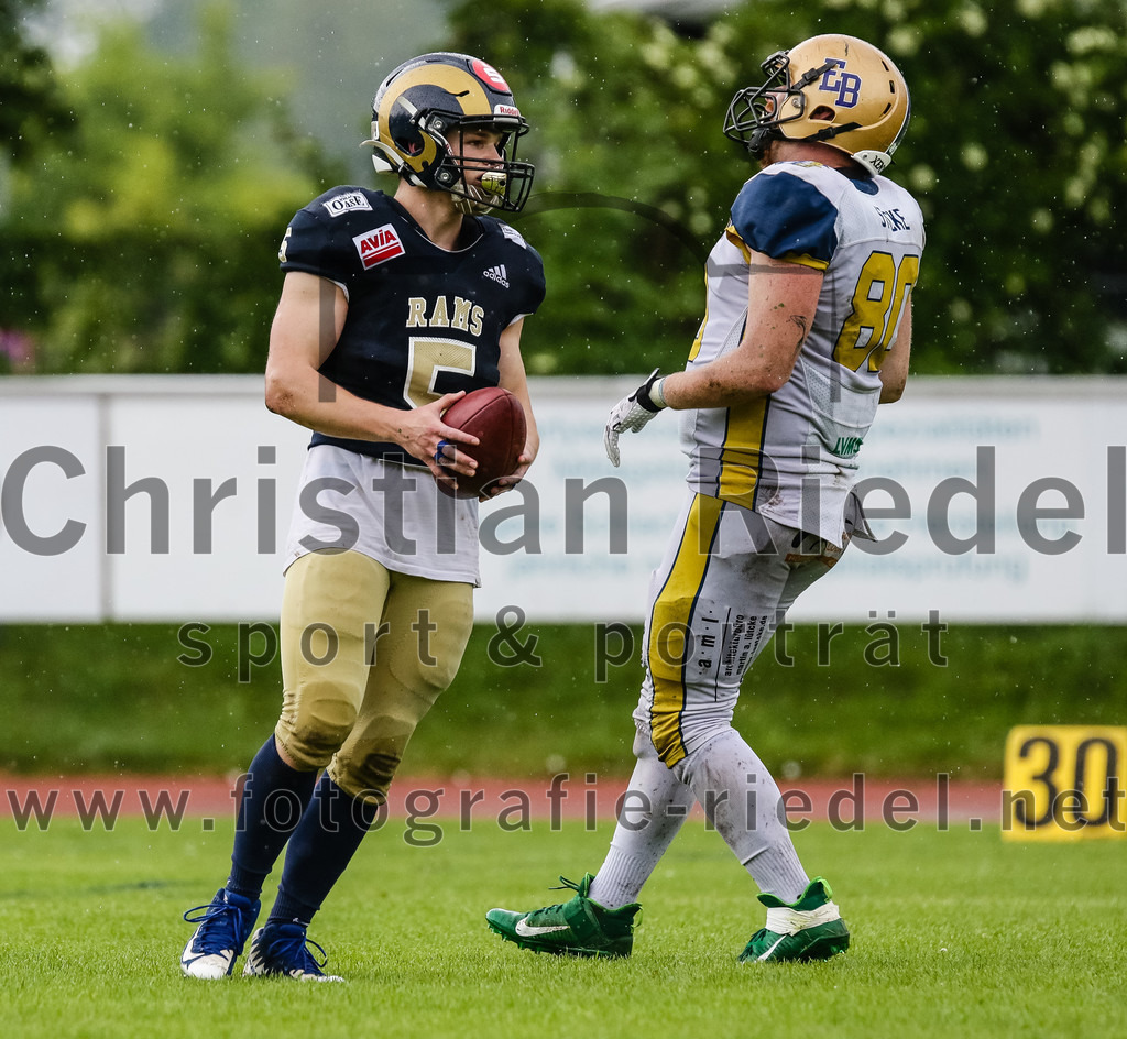 2022-05-29_098_Erding_Bulls_gegen_Nuernberg_Rams | Erding, Deutschland, 29.05.2022:
Fußball, Regionalliga 2022, 5. Spieltag, Erding Bulls gegen Nürnberg Rams, Endergebnis: 10:16

Maximilian Stacke (Erding Bulls, #80)

Foto: Christian Riedel / fotografie-riedel.net