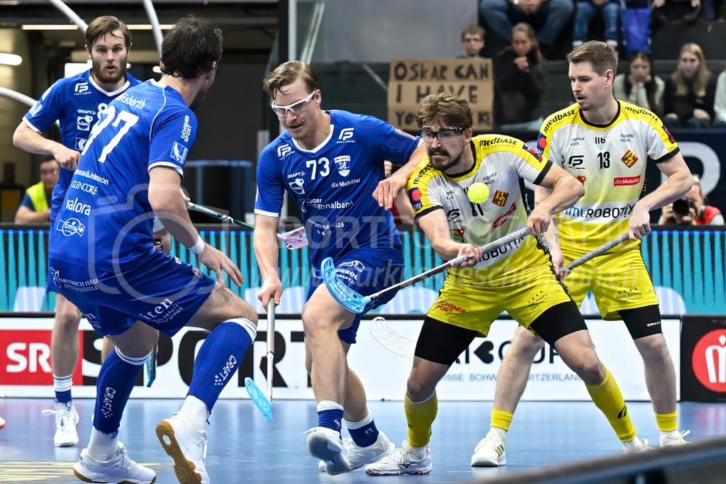 Zug United - HC Rychenberg - 25. April 2026 | Justus Kainulainen (#73 Zug United) gegen Tim Aeschimann (#81 HC Rychenberg Winterthur) am L-UPL Superfinal-Spiel zwischen Zug United und HC Rychenberg am 25. April 2026 in der BCF Arena, Fribourg, Schweiz.Bild: Sportfotografie Markus Aeschimann | www.markus-aeschimann.ch - Realisiert mit Pictrs.com