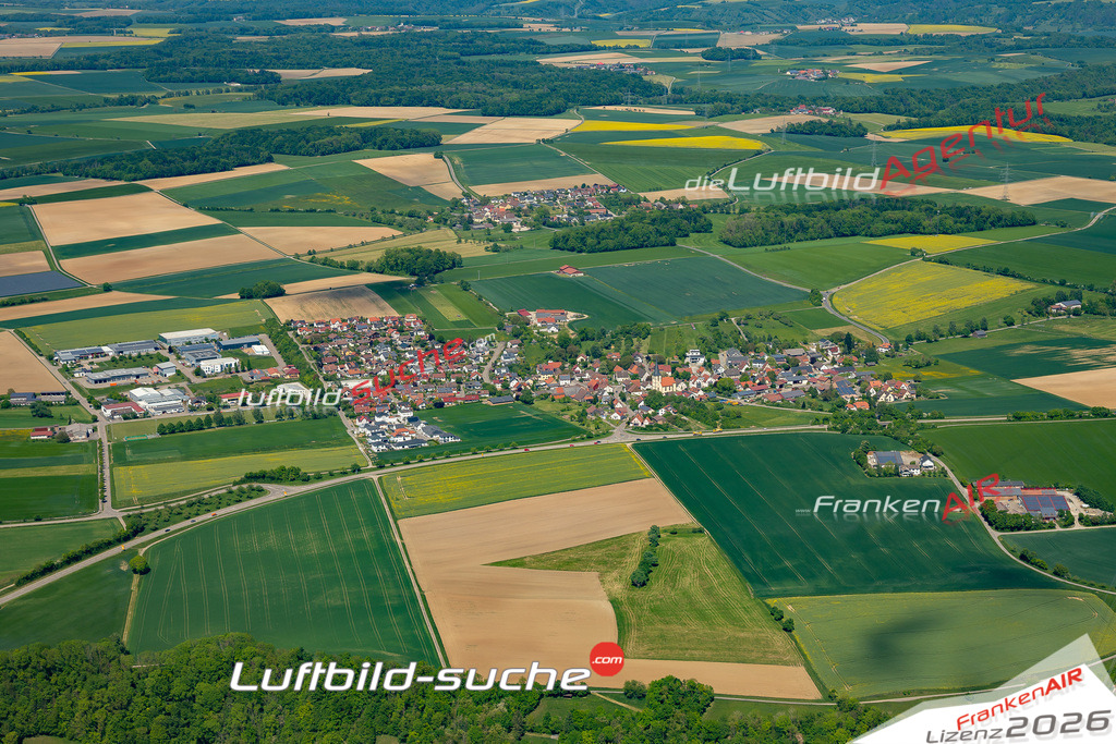 Schrägluftbild  Amrichshausen  Künzelsau - Das Luftbild wurde 2025 vom UL-Flugzeug heraus erstellt ( keine Drohne ) - Hochauflösende Luftaufnahme -Nicht vergleichbar mit Google Maps oder Satelittenbilder- Die Geschenkidee !Mit Lizenz und Bildrechte bestellbar