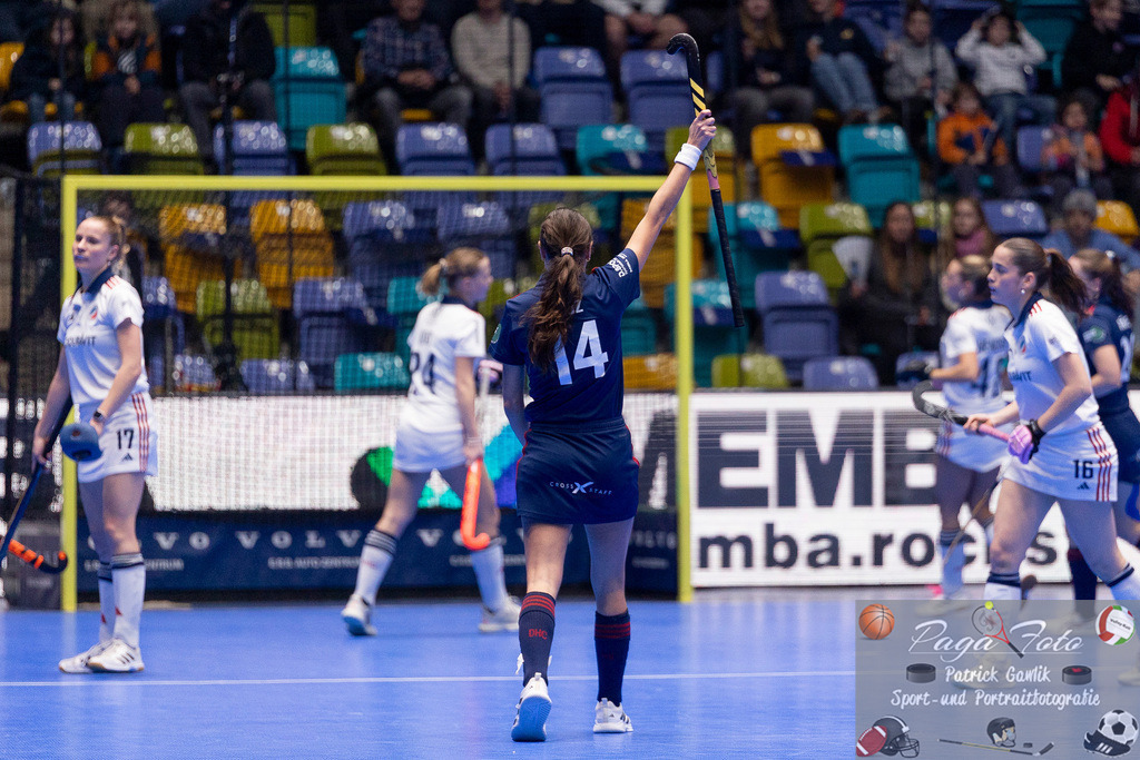 Volvo E.R.B. Final 4 Halbfinale Frauen: Mannheimer HC - Düsseldorfer HC, 25.01.2025 | Selin Oruz (Düsseldorfer HC #14) freut sich über ein Tor, Mannheimer HC - Düsseldorfer HC, Frankfurt, Süwag Arena, 25.1.2025 - Realisiert mit Pictrs.com