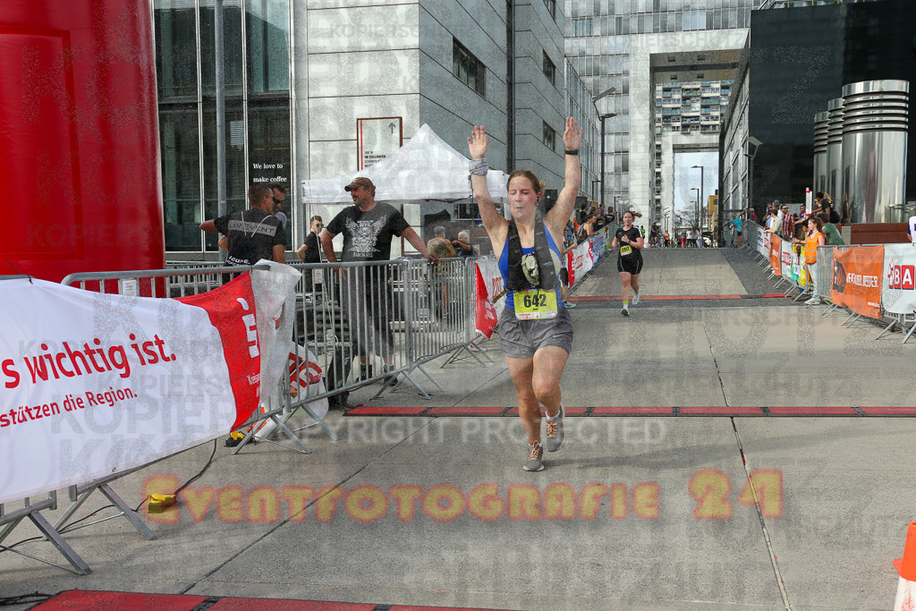 250920_1537_EX1_0239 | Sportfotografie im Rhein-Sieg Kreis, Köln, Bonn, NRW, Rheinland Pfalz, Hessen, etc. Unser Tätigkeitsfeld umfasst den Laufsport vom Volkslauf über den Marathon, Duathlon, Triathon bis zum Ultralauf wie Kölnpfad Ultra oder Schindertrail.