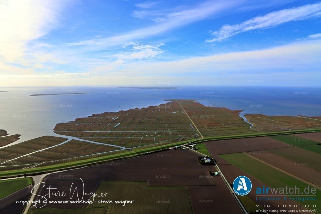 Luftbilder-Nordfriesland--Husum-Reussenköge-Kuestenlinie-Landgewinnung-airwatch-wagner-IMG_1908 | Entdecken Sie atemberaubende Luftbilder und Fotografien auf airwatch.de - Tauchen Sie ein in eine Welt voller faszinierender Aufnahmen aus der Vogelperspektive.