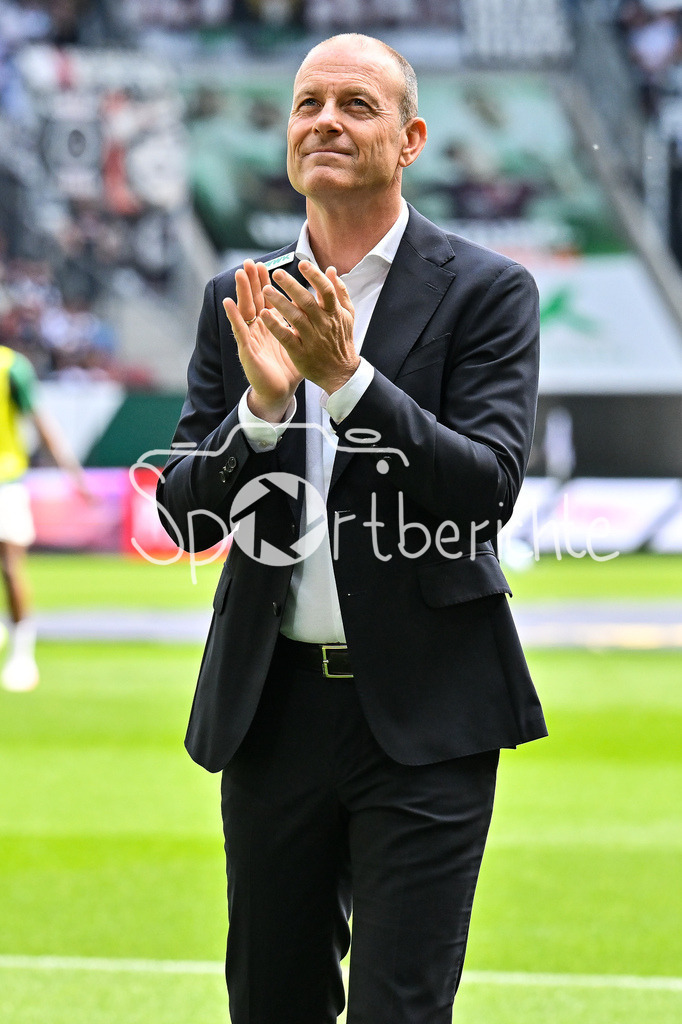 FC Augsburg - SG Eintracht Frankfurt | Im Bild Jess THORUP Trainer FC Augsburg vor der Partie gegen Frankfurt / Einzelfoto / Freisteller / Bundesliga: FC Augsburg - Eintracht Frankfurt, WWK Arena am 20.04.2025