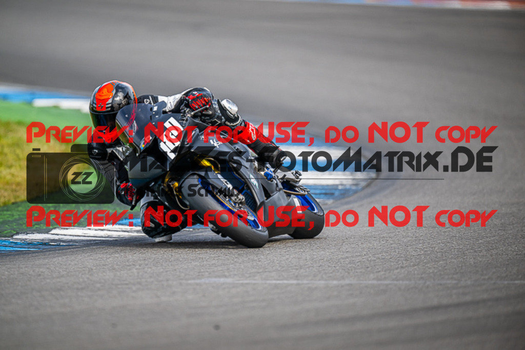 MaZZes_FotoMatrix_230410_523 | WEISS