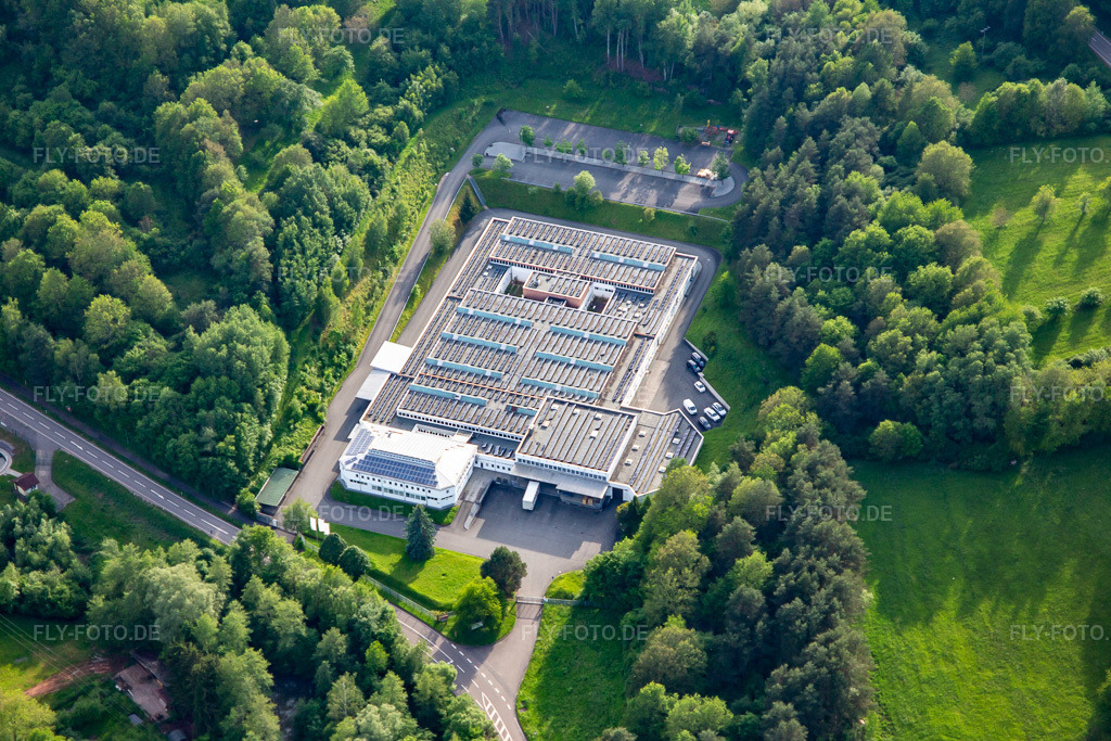 Luftbild: Lugina Schufabrik in Schwanheim im Bundesland Rheinland-Pfalz in Deutschland. Foto: IMG_140714.jpg vom 20.05.2024 durch Werner Riehm/FLY-FOTO.de