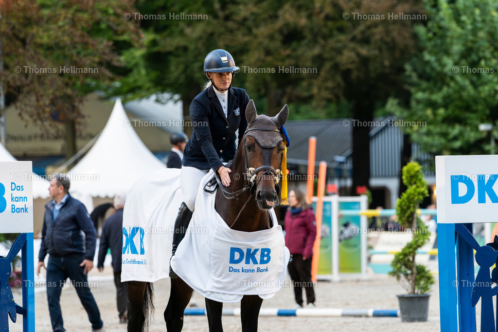 OWL.Ch.2024_DKB Championat_Amanda Slagter--3 | Der professionelle Turnierfotograf ✓ Reitsport Bilder ▷ Shop ✚ günstig & schnell ✚ mit Zugang für Redakteure