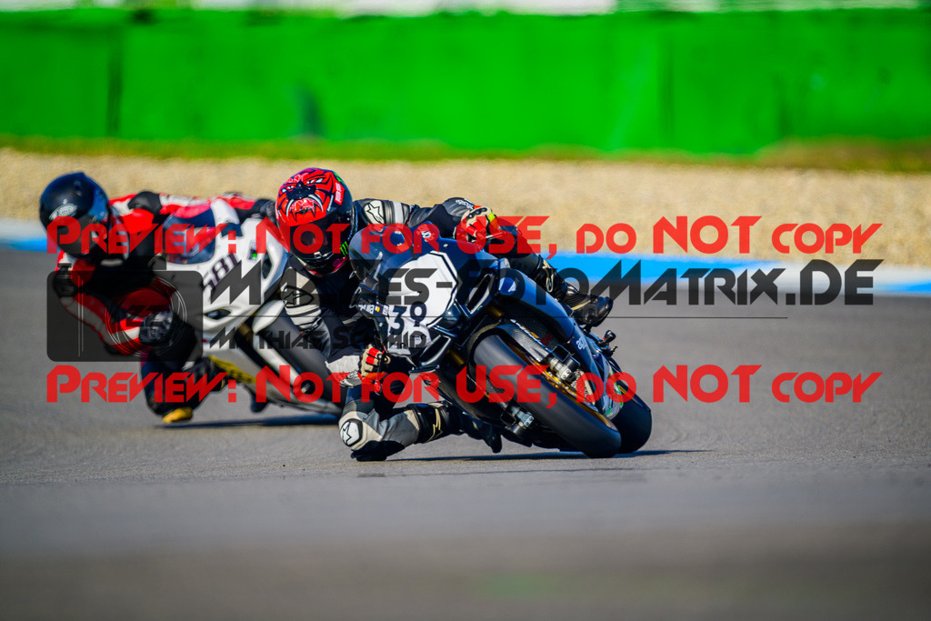 MaZZes_Fotomatrix_20250929_6007705_8518 | WEISS