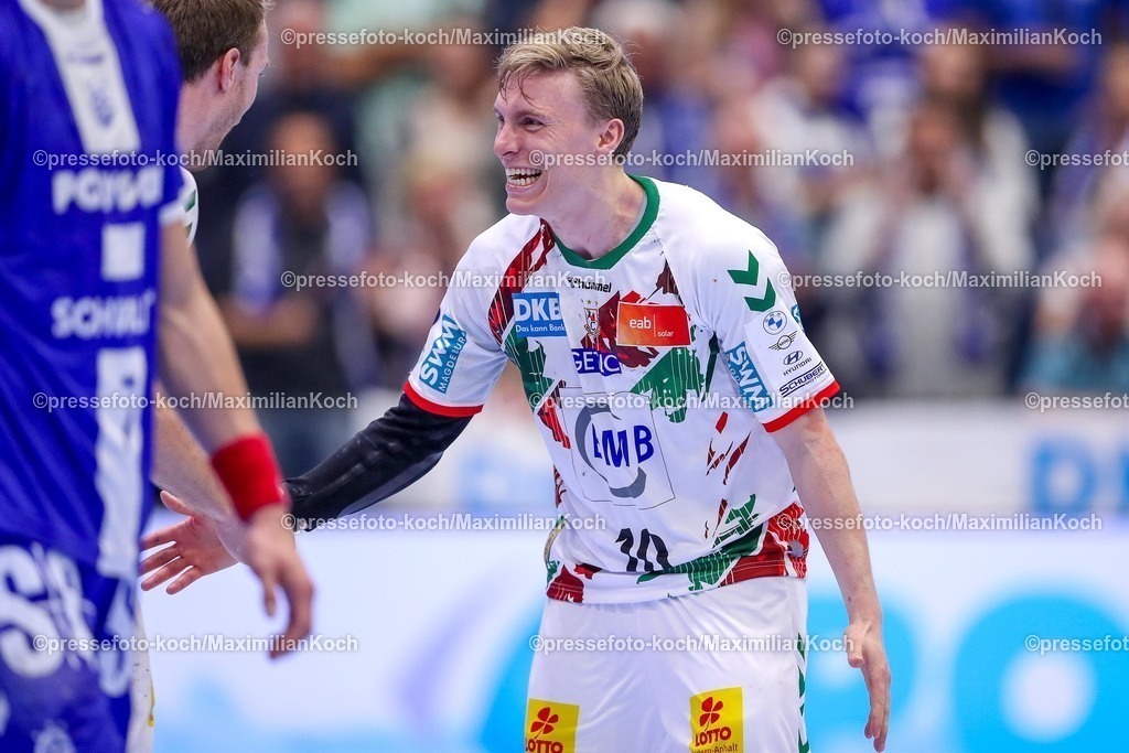 Gum15052501078 | 15.05.2025, Handball, HBL, VfL Gummersbach - SC Magdeburg, Schwalbe-Arena: Abschlussjubel nach dem 32:31 Sieg für Magdeburg. Gisli Kristjansson (Magdeburg #10) 