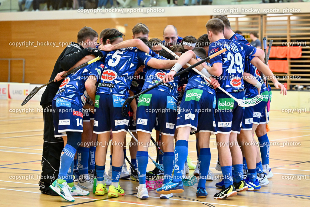 VSV Unihockey vs. KAC Floorball | Jubel VSV Unihockey Mannschaft, VSV Unihockey vs. KAC Floorball, VSV Unihockey vs. KAC Floorball am 12.04.2025 in Villach (Ballspielhalle St. Martin), Austria, (Photo by Bernd Stefan)