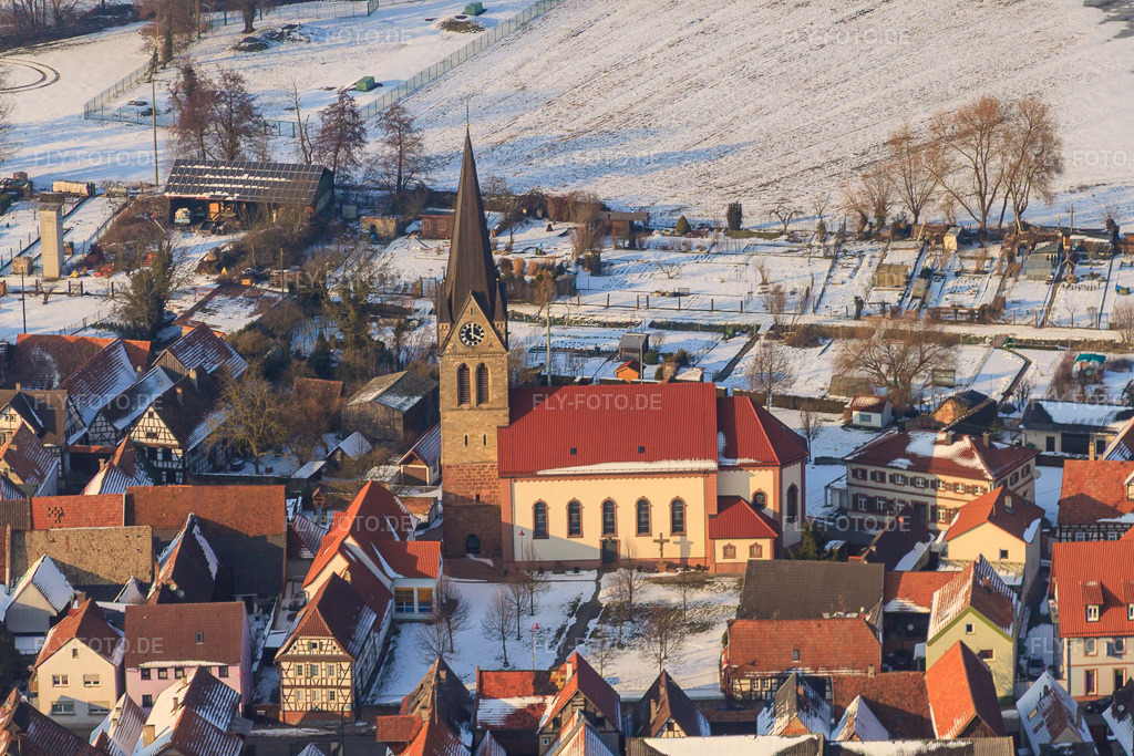Luftbild: Kirche St. Martin bei Schnee in Steinweiler im Bundesland Rheinland-Pfalz in Deutschland. Foto: IMG_24411.jpg vom 16.02.2010 durch Werner Riehm/FLY-FOTO.de