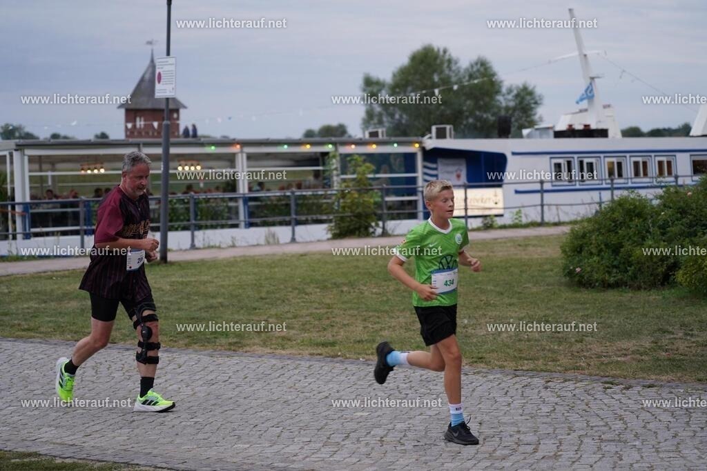 DSC05313 | Lichterlauf  - Realized with Pictrs.com