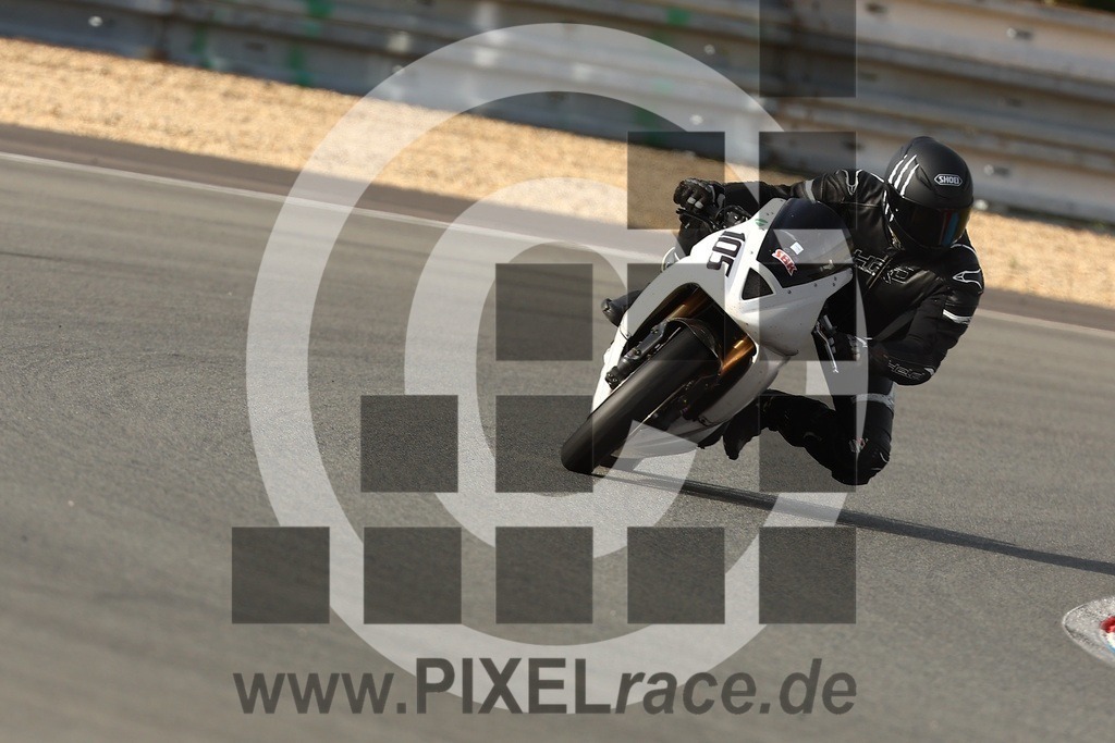 0105-20260828_00184 | Schöne Erinnerungen an spannende Momente - das festzuhalten ist unser Job. PIXELrace.de ist seit 2003 auf den Rennstrecken Europas unterwegs um die Action draußen beim Fahren und die wunderbare Stimmung imm Fahrerlager für euch einzufangen.