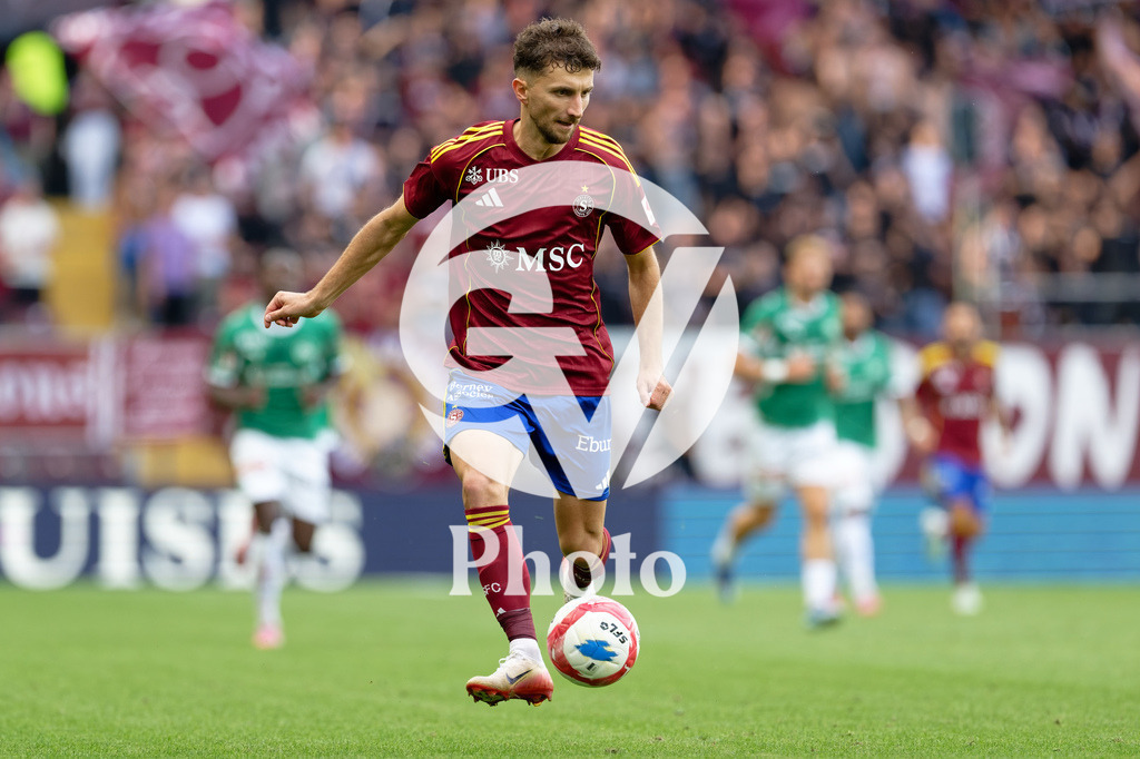 Brack Super League - Servette FC v FC Saint-Gall | Miroslav Stevanovic (9 Servette FC) controls the ball (action) during the Brack Super League match between Servette FC and FC Saint-Gall at Stade de Geneve in Geneva, Switzerland