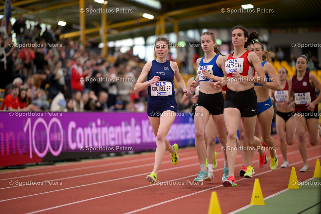DM Halle 2026_Samstag-15 | 28.02.2026, xkaix, Leichtathletik Deutsche Meisterschaften Halle 2026,  v.l. Vera Coutellier (Cologne Athletics), Adia Budde (LAV Stadtwerke Tübingen), Adeline Haisch (LG Region Karlsruhe) - Realisiert mit Pictrs.com