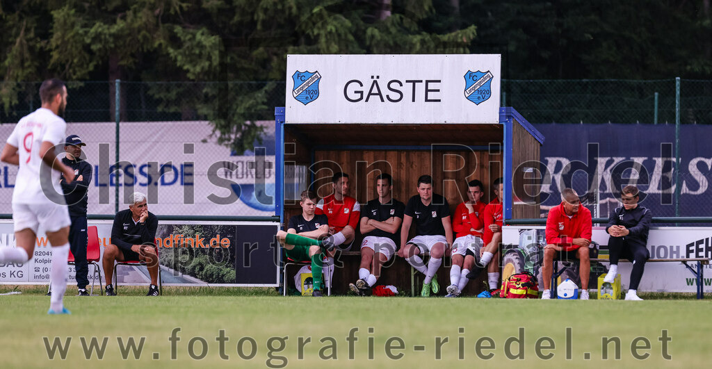 2023-06-30_049_FC_Langengeisling_gegen_VfB_Forstinning | Erding, Deutschland, 30.06.2023:
Fußball, Bezirksliga Oberbayern Ost 2023 / 2024, Testspiel, FC Langengeisling gegen VfB Forstinning, Endergebnis: 3:0

Foto: Christian Riedel / fotografie-riedel.net