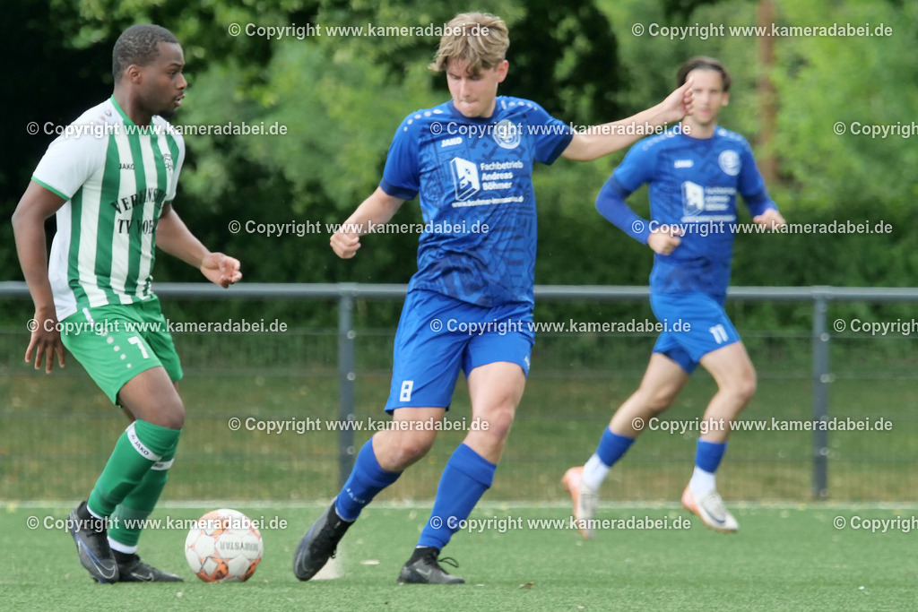 Fußball : Bezirksliga : TV Voerde - FC Sterkrade 72 | Fußball : Bezirksliga : TV Voerde - FC Sterkrade 72 am 25.05.2025 in Voerde - Realisiert mit Pictrs.com
