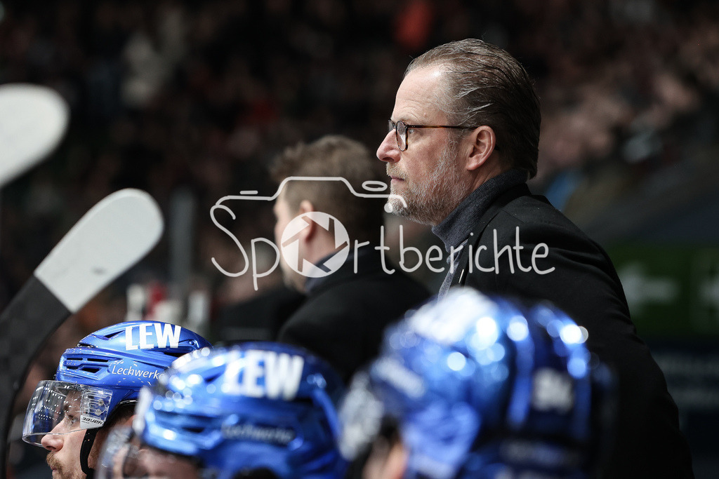 Löwen Frankfurt - Augsburger Panther | Christof KREUTZER in Aktion / Freisteller / Einzelfoto