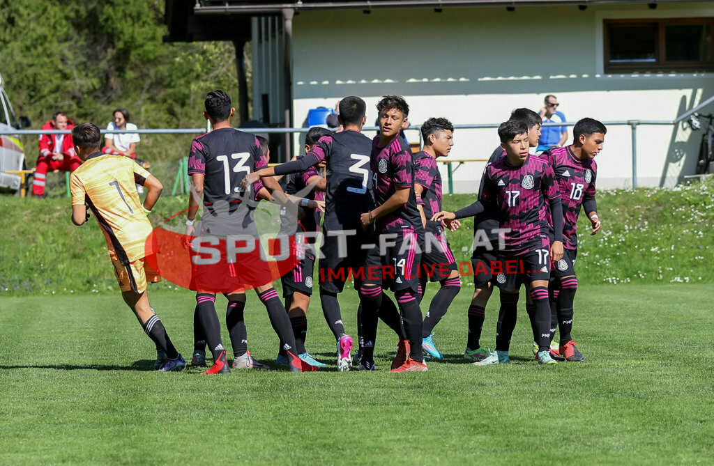AUSTRIA U15 - MEXICO U15 | Team ; AUSTRIA U15 - MEXICO U15 am 29.04.2022 in Arnoldstein
(Sportplatz), AUSTRIA, (Photo by Ernst Krawagner sport-fan.at) - Realisiert mit Pictrs.com