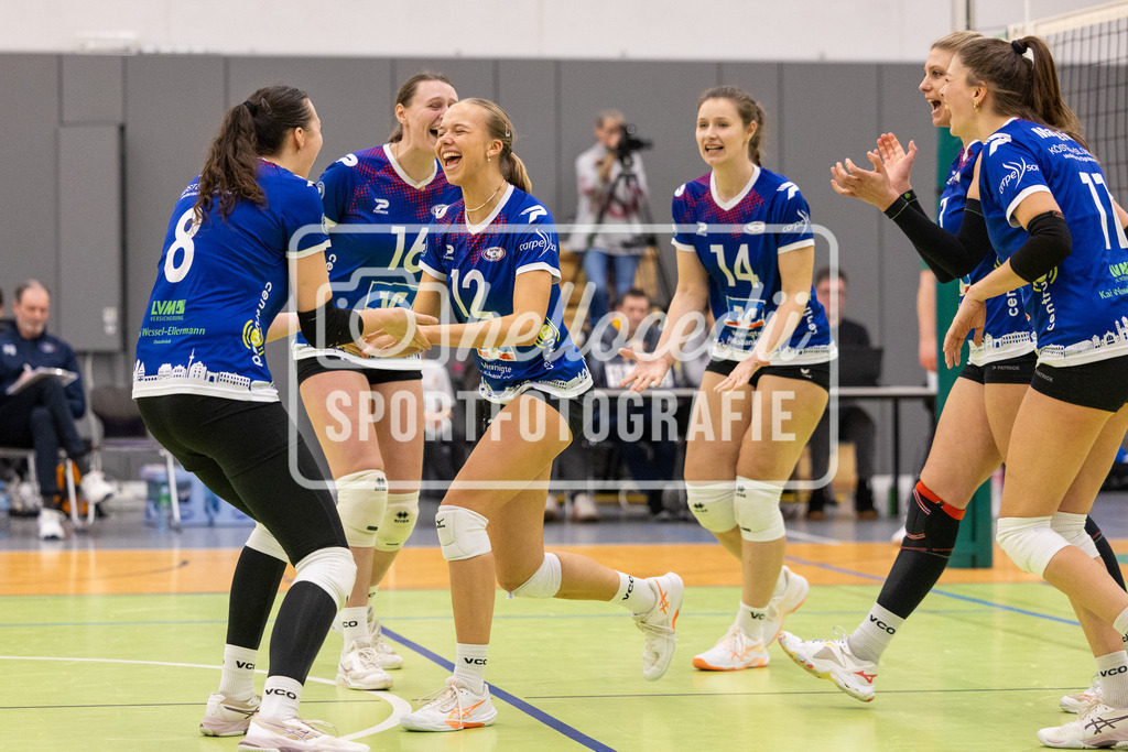 Volleyball I Frauen I Saison 2025-2026 I 2. Bundesliga Nord I 15. Spieltag I VCO Münster - VC Osnabrück I 25.01.2026-098 | Maya Sendner (8, VC Osnabrück) Jolina Tönsing (16, VC Osnabrück) Lotta Lorenz (12, VC Osnabrück) Maria Koop (14, VC Osnabrück) Lisa Lammers (3, VC Osnabrück) Lisanne Masselink (11, VC Osnabrück) - Realisiert mit Pictrs.com