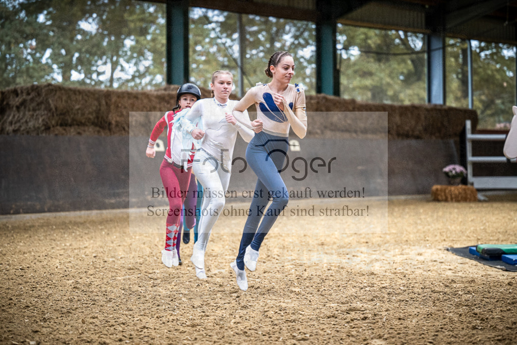 DOS_0353 | Entdecke hochwertige Reitturnierfotos von Foto Oger. Professionell, emotional und authentisch – jetzt Lieblingsmomente im Shop bestellen.Deutschlandweite Turnierfotografie. - Realisiert mit Pictrs.com