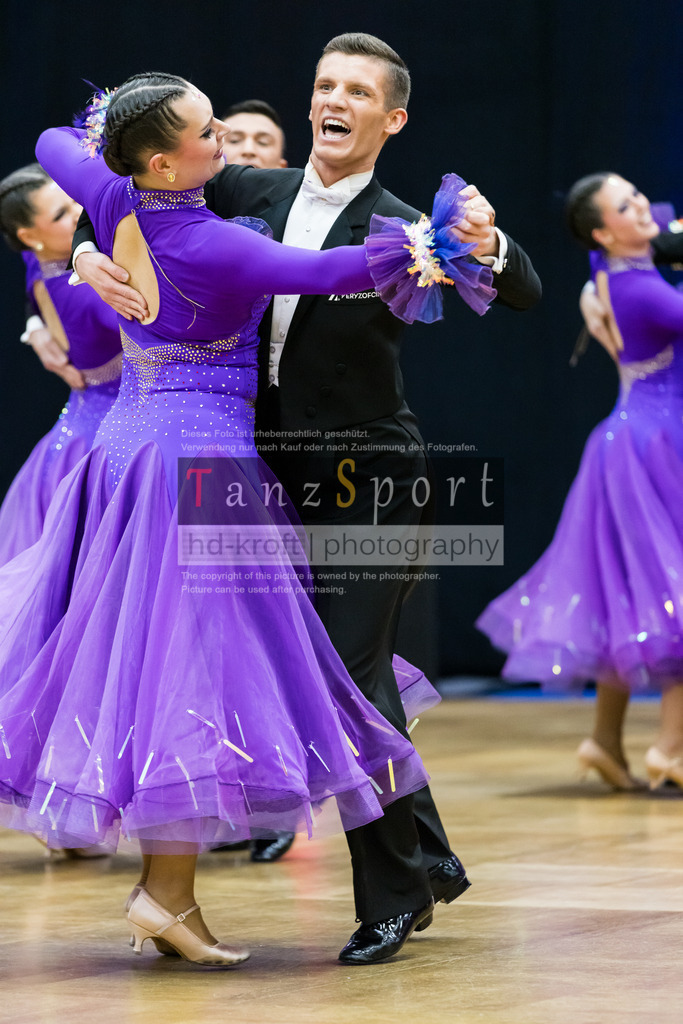 20260314_BL1_Std-Formationen_Nbg4462 | Tanzsportbilder, Standardtanz, Lateintanz, WDSF, DTV, LTVB, dancecomp, goc, hessen tanzt, blaues band der spree, walzer, tango, wiener walzer, slowfox, quickstepp, samba, rumba, cha-cha-cha, paso doble. jive, hd-kroft photography, turniertanzsport