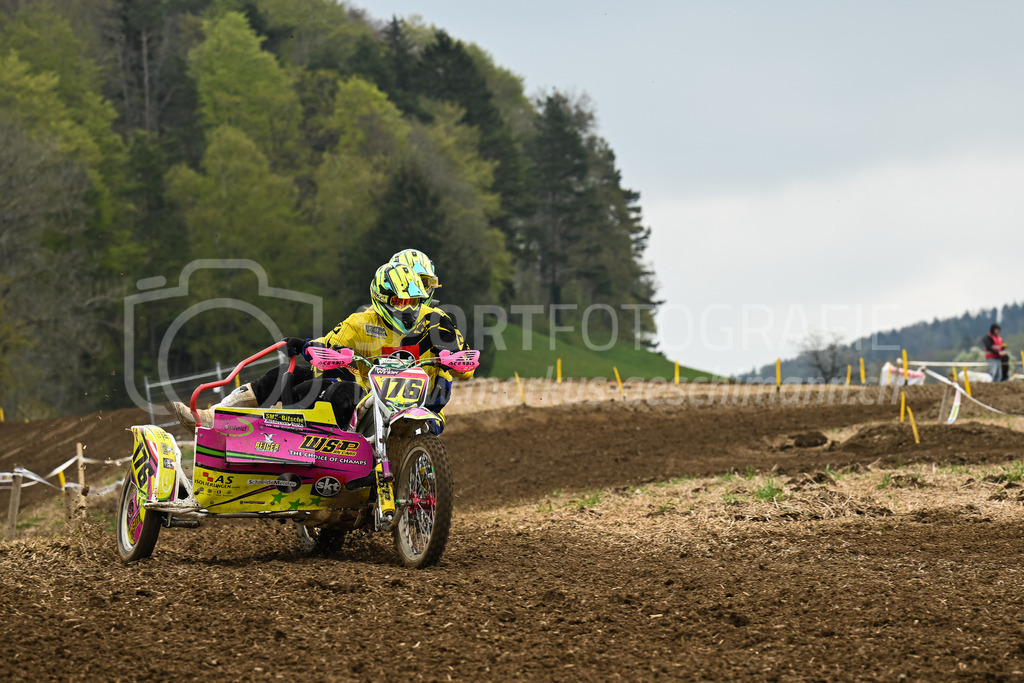 Motocross Schlatt bei Winterthur - 30. April 2023 | #176 Winkler Roland / Peter Daniel aus Feldkirch (AT) auf WSP Zabel 700 in der Kategorie Seitenwagen am Motocross Schlatt bei Winterthur, 30. April 2023. 
Instagram: @mx_schlatt | @mc_wila | @sam_schweiz
Bild: Sportfotografie Markus Aeschimann | www.markus-aeschimann.ch - Realisiert mit Pictrs.com