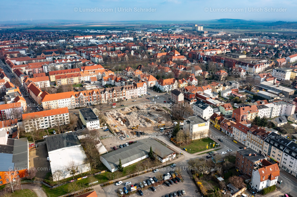 10049-51903 - Abriss Klubhaus Halberstadt | Stockfoto und Bilderpool mit Bildmaterial aus Deutschland, dem Harz, Halberstadt, Quedlinburg, Wernigerode und weltweit. Qualitativ hochwertige und professionelle Fotos anschauen und kaufen. - Realisiert mit Pictrs.com