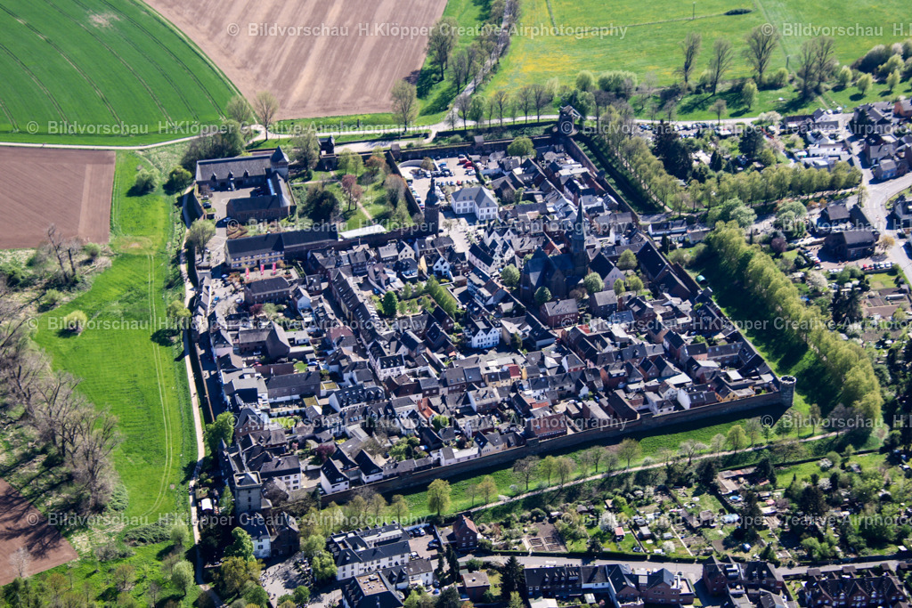 Zons alte Festung am Rhein-2347 | Ehemals Zollfeste Zons genannt, ist eine gut erhaltene Befestigungsanlage / Stadt aus dem 14. Jahrhundert am Rhein zu Dormagen gehörend. - Realisiert mit Pictrs.com