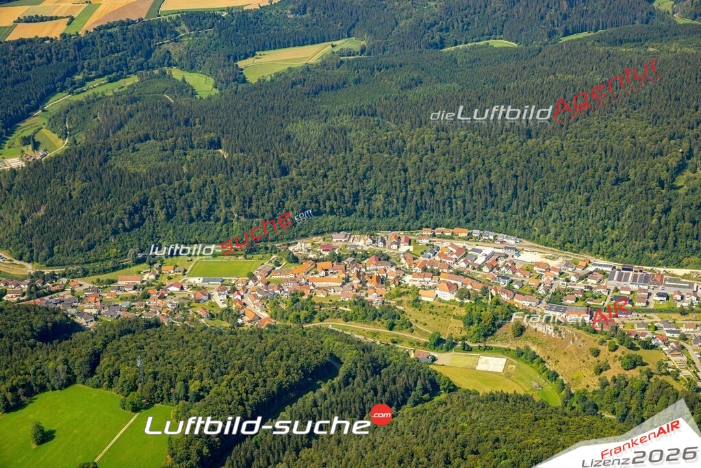 Das Luftbild zeigt :  Hettingen - Die Luftaufnahme wurde 2024 vom UL-Flugzeug aus erstellt ( keine Drohne ) - Hochauflösende Luftaufnahme - Für grossformatige Ausdrucke geeignet. Die Geschenkidee !Mit Lizenz und Bildrechte bestellbar