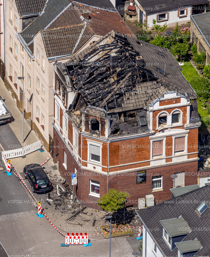 Hamm240706471 | Luftbild, Haus mit Dachstuhlbrand, Roonstraße Ecke Schillerstraße, Mitte, Hamm, Ruhrgebiet, Nordrhein-Westfalen, Deutschland